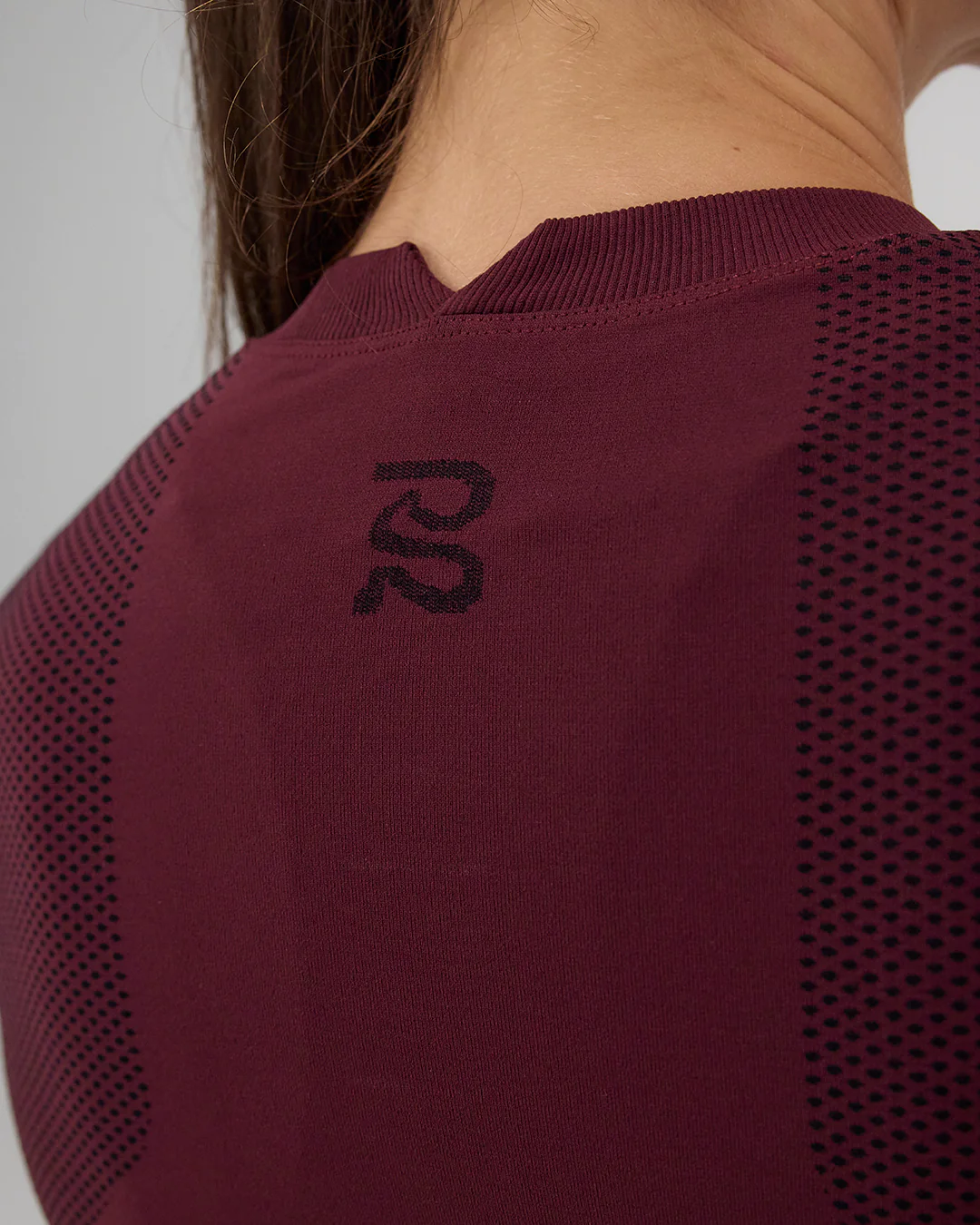 Bandit Women's Mercuryâ„¢ Seamless Long Sleeve Crop Tee "Fig" - Image 5